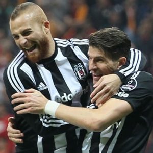 Beşiktaş’tan sezon başında ayrılan Mario Gomez ve Gökhan Töre’yle ilgili