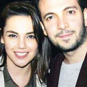 Oğuzhan Koç, sevgilisi Yağmur Tanrısevsin’in iki kedisini evde istemiyor. Kedileri