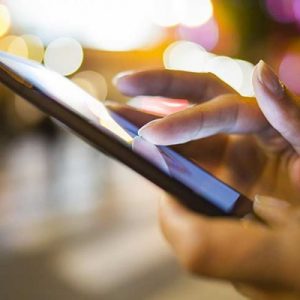Akıllı telefon teknolojisi giderek gelişiyor. Ancak bir sorun hiçbir zaman