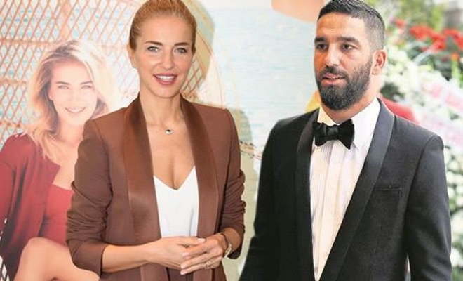 Burcu Esmersoy, Koruncak Vakfı yararına yapılan bir etkinlikte boy gösterdi.