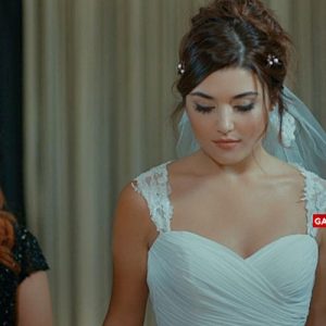 Show TV’nin sevilen dizisi Aşk Laftan Anlamaz, artık cumartesi günleri