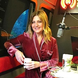 Sibel Can, Alem FM’de Adem Metan Show’a konuk oldu. Sanatçı,