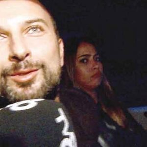 Megastar Tarkan eşi Pınar Tevetoğlu ile birlikte Maslak Acıbadem Hastanesi’nde