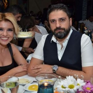 TRT 1 ana haberini sunan Erhan Çelik, aynı kalanda yayınlanan