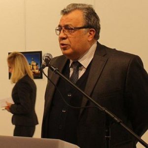 Saldırgan vurularak etkisiz hale getirildi. Rusya, iran, ve Türkiye’nin Halep’te