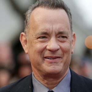 Oscar ödüllü usta aktör Tom Hanks kitap yazdı… Evinde 100’ü