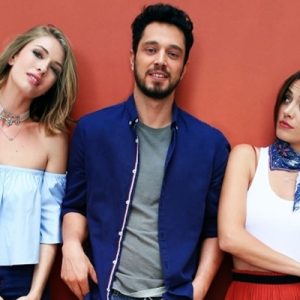 Ünlü popçu Murat Boz, ‘Dönerse Senindir’ ile aşk acısının en