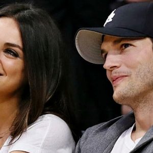 Geçen yıl evlenen Hollywood’un ünlü çifti Mila Kunis ile Ashton