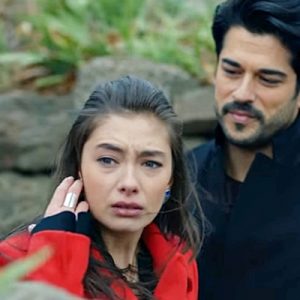 Ay Yapım imzalı Kara Sevda’nın dün akşam yayınlanan bölümünde, şüphelerinin