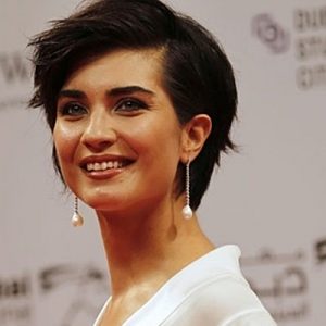 Tuba Büyüküstün, katıldığı 13’üncü Dubai Uluslararası Film Festivali’nde büyük bir