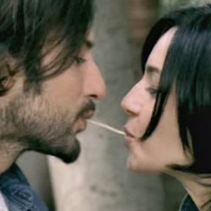 Tarkan’ın “Hüp” klibindeki makarna sahnesiyle akıllara kazınan model Sinemis Candemir,