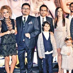 Başrollerinde Gupse Özay, Buğra Gülsoy ve Eda Ece’nin rol aldığı