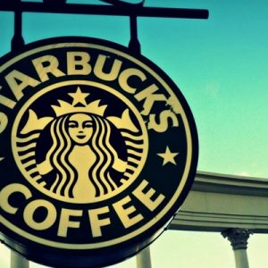 Kahve zinciri Starbucks, İçişleri Bakanlığı’nın aldığı kararlar çerçevesinde Türkiye’deki şubelerini