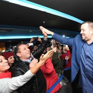 Filmin yönetmeni Hakan Algül, filmin hem senaristi hem de başrol