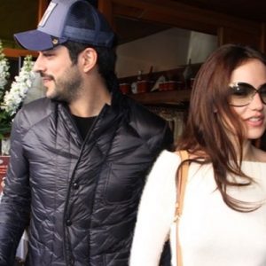 Arap bir iş adamı, Fahriye Evcen-Burak Özçivit çiftine Dubai ve