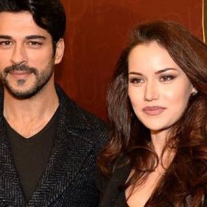 Fahriye Evcen’le Burak Özçivit sevgisi sınır tanımadı. Dubai’ye giden Özçivit,