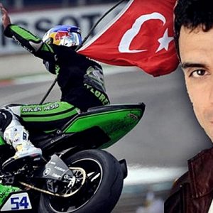 Dünya Supersport şampiyonu Milli motosikletçi Kenan Sofuoğlu’nun antrenman sırasında el