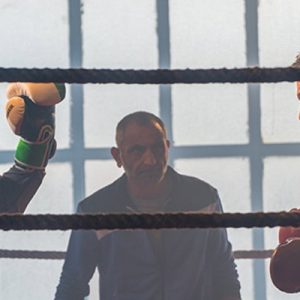 Kerem Bürsin, Leyla Lydia Tuğutlu ve Gürkan Uygun’un başrollerinde yer