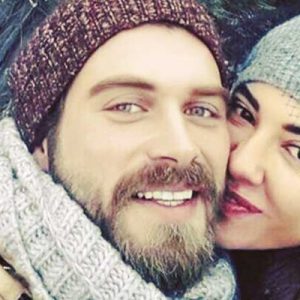 Çirkin lafına cesur çıkış. Dizer, Instagram hesabından eşi Kıvanç Tatlıtuğ