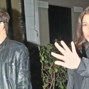 Kiralık Aşk’ın yıldızı Müjde Uzman bir mekan çıkışı işini yapan