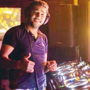 Saldırıdan yaralı kurtulan DJ, “Kabininin altında saklandık. Nefesini, adımlarını duyuyordum.”