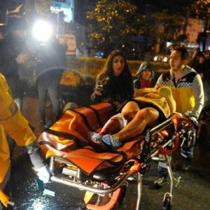 Uluslararası birçok haber kuruluşu, Reina’da 39 kişinin hayatını kaybettiği silahlı