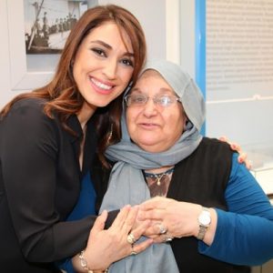 Ünlü sunucu ve oyuncu Zuhal Topal, sevgililer günü dolayısıyla, geçtiğimiz