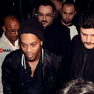 Dünyaca ünlü futbolcu Ronaldinho geçtiğimiz akşam koruma ordusuyla Türkiye’ye geldi.