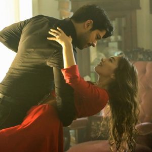 Ay Yapım imzalı, Burak Özçivit ve Neslihan Atagül’ün rol aldığı