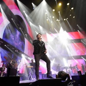 Pop müziğinin Megastar’ı Tarkan, önceki gece Darüşşafaka yararına sahneye çıktı.