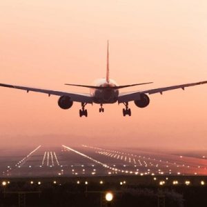 Çin’de, gökyüzünde uçan cisim görüldüğü bilgisi veren üç yolcu uçağı,