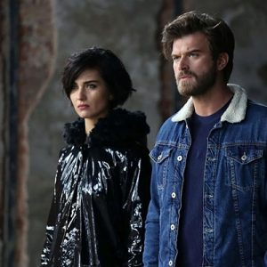 Tuba Büyüküstün’le Kıvanç Tatlıtuğ arasında sete geç kalma krizi yaşandı.