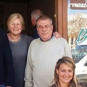 Gupse Özay, kendisini ailesiyle tanıştıran Barış Arduç’u memleketi İzmir’e davet