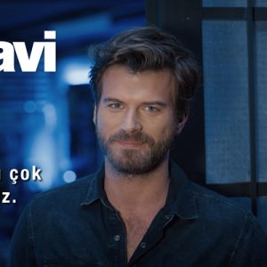 İşte KıvançMavisi! Kıvanç Mavi’ye, Mavi’nin her tonu Kıvanç’a çok yakışıyor…