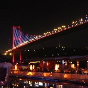 Reina’ya boğaz hattında yeni aranıyor. İşletmeci Ali Ünal, geçtiğimiz haftalarda