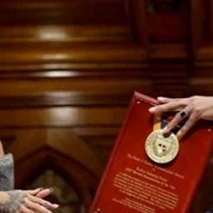 Rihanna eğitim, kültür ve sanat faaliyetlerinin geliştirilmesi için de vakıf