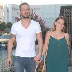Aslı Enver, Murat Boz’un Nihal-Bahar Candan kardeşlerle sabaha kadar süren
