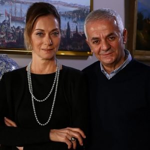Yapımcılığını Pastel Film”in üstlendiği Bir Deli Sevda’nın başrollerini; Erkan Kolçak