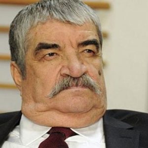 Bir süredir kanser ile mücadele eden usta oyuncu Bülent Kayabaş’tan
