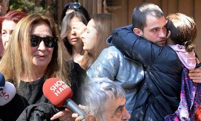 Kayabaş’ın cenazesini almak için hastaneye eşi Selma Kepekli Kayabaş, oğlu