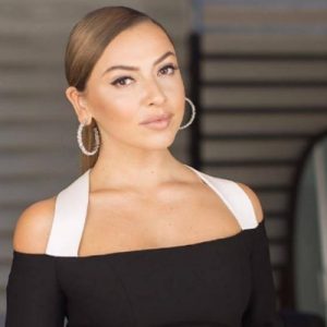 Yaz sezonunu açan ünlü şarkıcı Hadise Instagram hesabından makyajsız bir