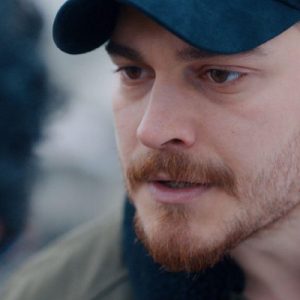 Final için geri sayımdaki dizi İçerde’nin başrol oyuncusu Çağatay Ulusoy,