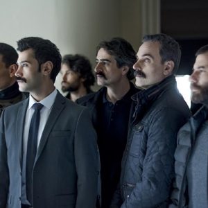 Geçtiğimiz hafta Pazartesi Kanal D’de ekran serüvenine başlayan İsimsizler, kurgudan