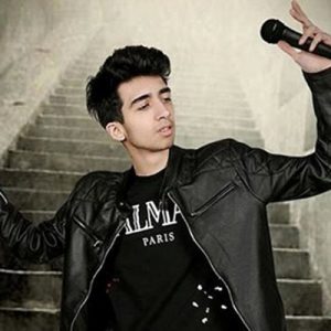 Genç şarkıcı Çağatay Akman yaptığı homofobik paylaşımla tepki topladı. Son