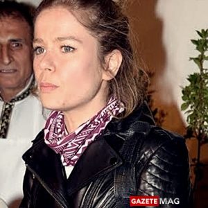 ‘Hayat Şarkısı’ dizisinde rol alan Burcu Biricik, sete verilen arayı