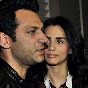 Oyunculuk ve sunuculuğa devam ederken ticarete de el atan, Royal