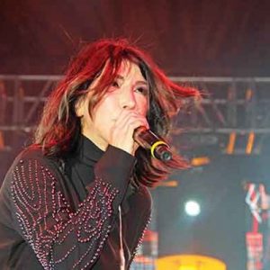 Hande Yener, Hadise’nin ablası Hülya Açıkgöz’ün işletmeciliğini yaptığı La Plaj’ı