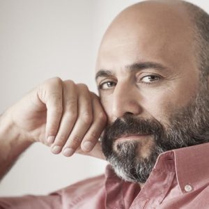 Ünlü oyuncu Halit Ergenç müzik dünyasında yıldızı parlayan benzeri Kenan