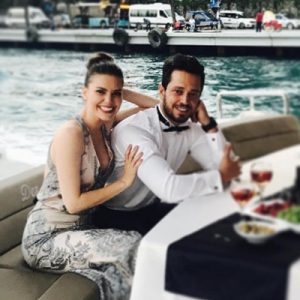 Murat Boz ve Aslı Enver’in barıştıklarına dair resmi fotoğrafı dün