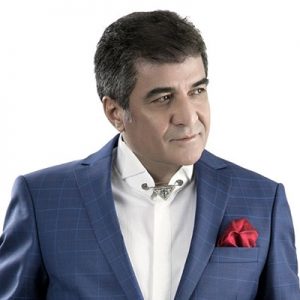 Sanatçı İbrahim Erkal’ın evinin otoparkında baygın halde bulunarak kaldırıldığı hastanede